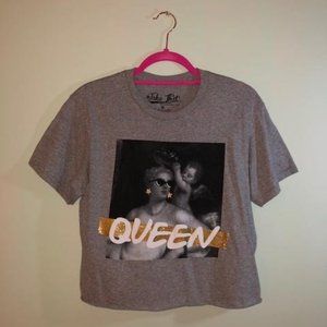 Renaissance/cherub queen gray crop top